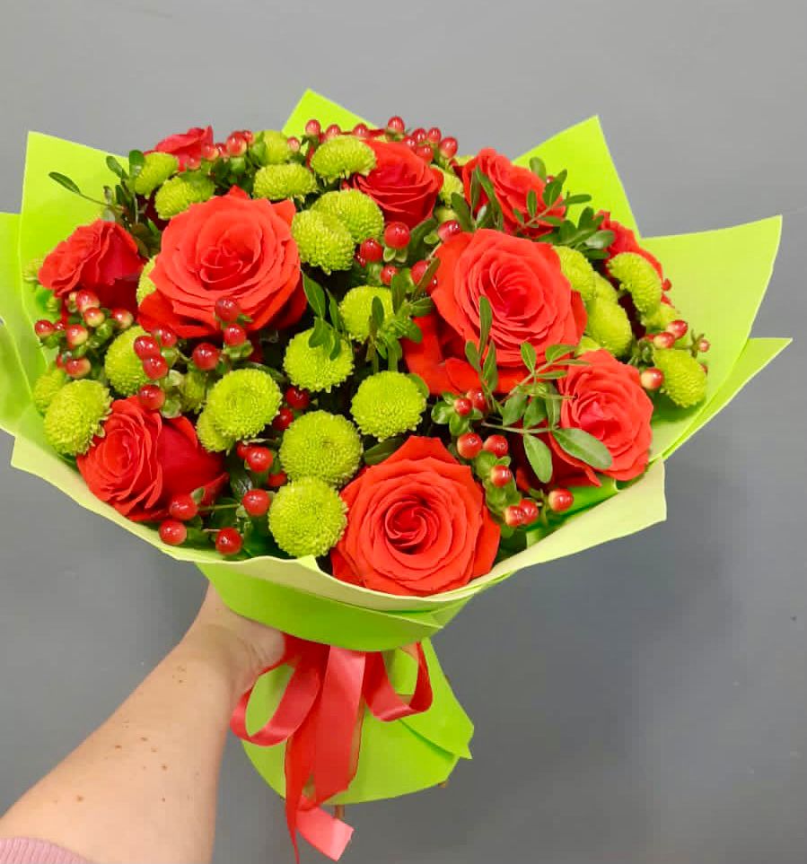 Букет цветов из: Хризантемы и Розы в Иссе