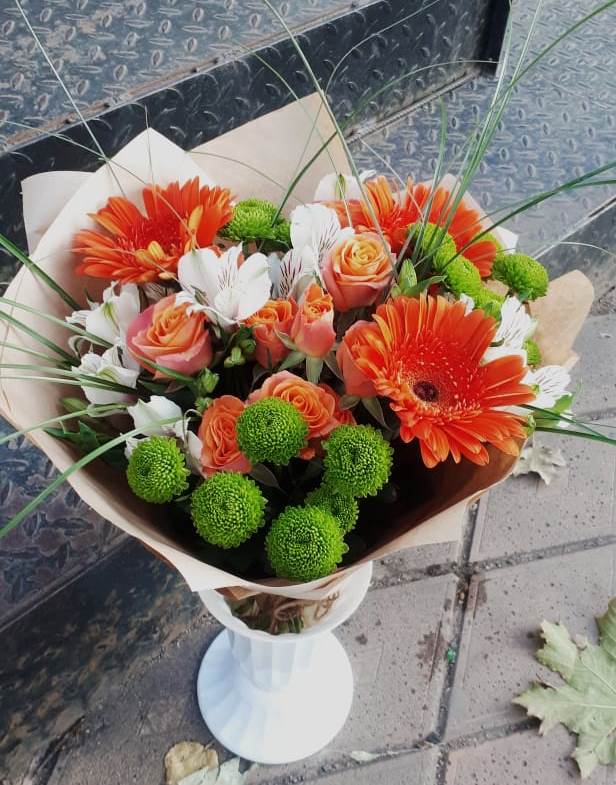 Букет цветов из: Герберы, Хризантемы, Альстромерии и Розы в Иссе