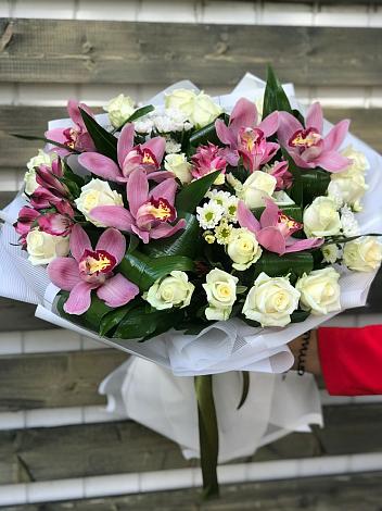 Букет цветов из: Розы и Хризантемы в Иссе