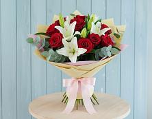 Букет цветов из:  Лилии и Розы в Иссе