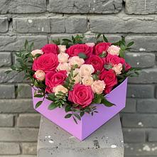 Цветочная композиция из Розы в коробке в Иссе