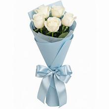 Букет 5 Белых роз Проуд в Иссе