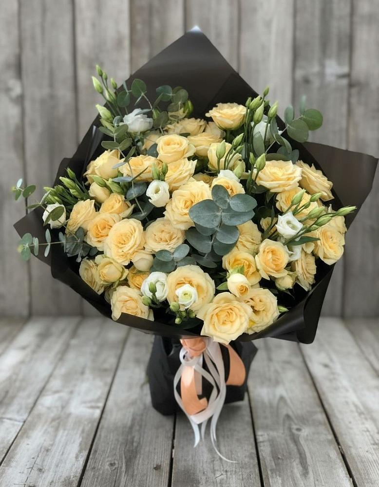 Букет цветов из: Розы и Лизиантусы в Иссе