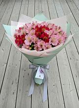 Букет цветов из:  Альстромерии #REPLACE_PRED# Иссе