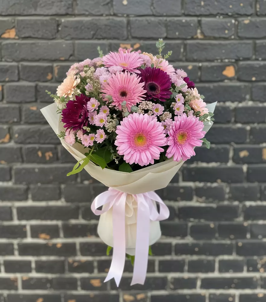 Букет цветов из: Герберы и Хризантемы в Иссе