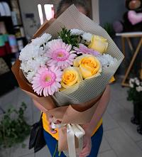 Букет цветов из:  Герберы, Розы и Хризантемы в Иссе