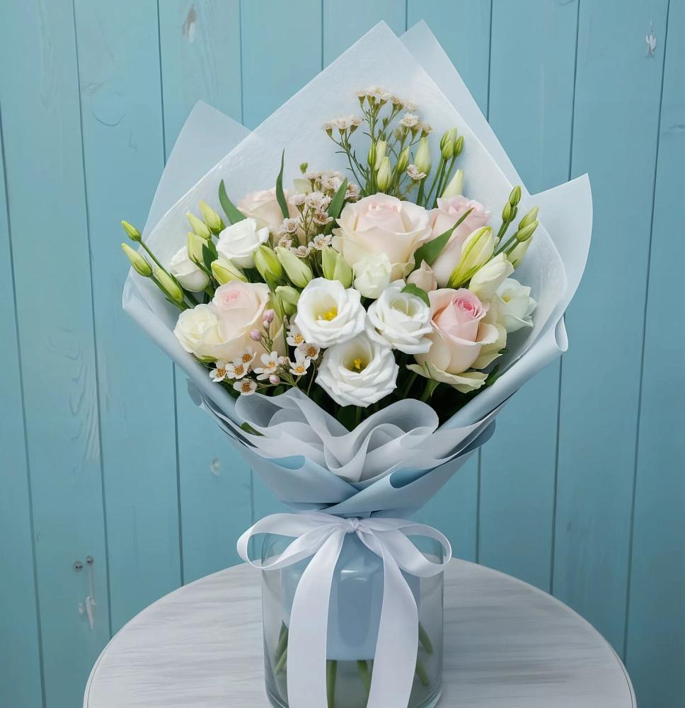 Букет цветов из: Розы и Лизиантусы в Иссе