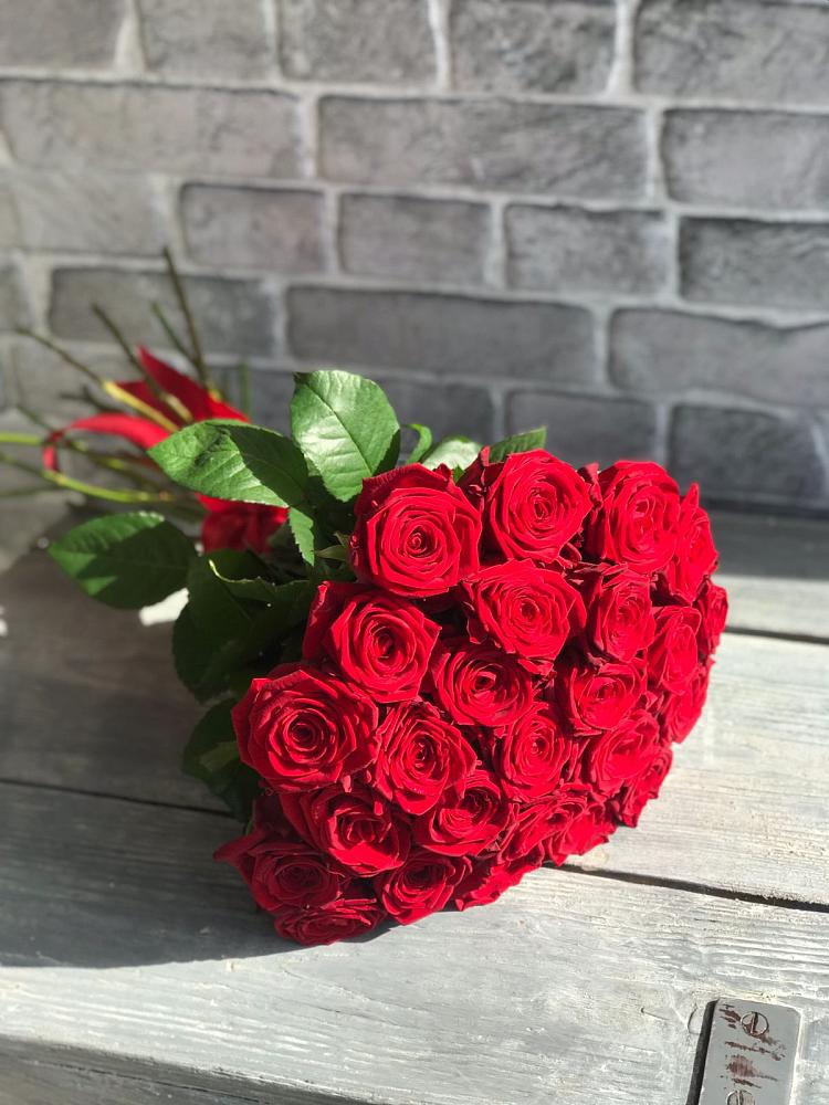 Букет Красные розы Фридом в Иссе