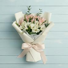 Букет цветов из:  Альстромерии в Иссе