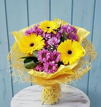 Букет цветов из:  Хризантемы и Герберы в Иссе