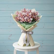 Букет цветов из:  Орхидеи и Розы в Иссе