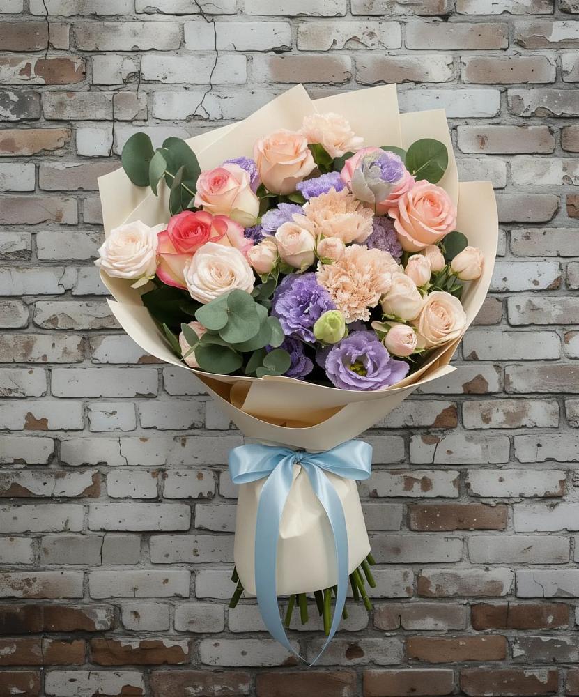 Букет цветов из: Розы, Лизиантусы и Гвоздики в Иссе