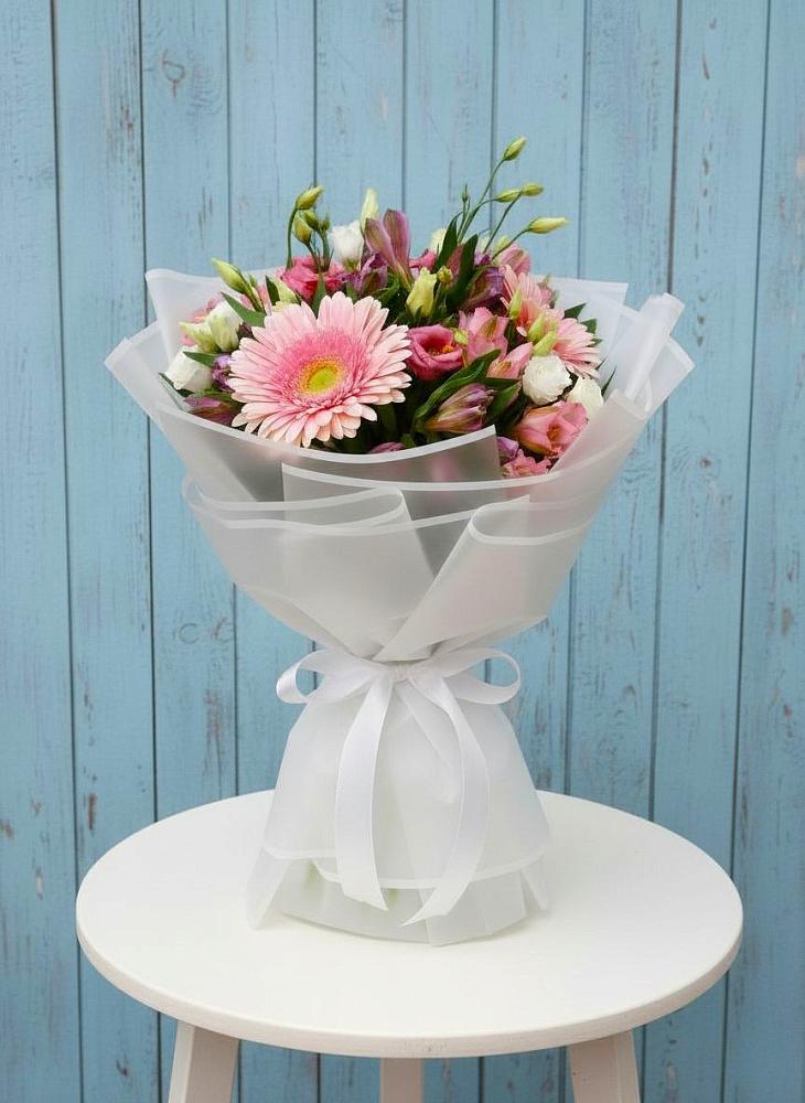 Букет цветов из: Герберы, Альстромерии и Лизиантусы в Иссе