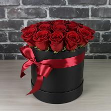 Цветочная композиция из Розы в шляпной коробке в Иссе