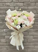 Букет цветов из:  Гвоздики, Розы, Лизиантусы и Хризантемы #REPLACE_PRED# Иссе