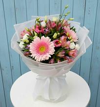 Букет цветов из:  Герберы, Альстромерии и Лизиантусы в Иссе