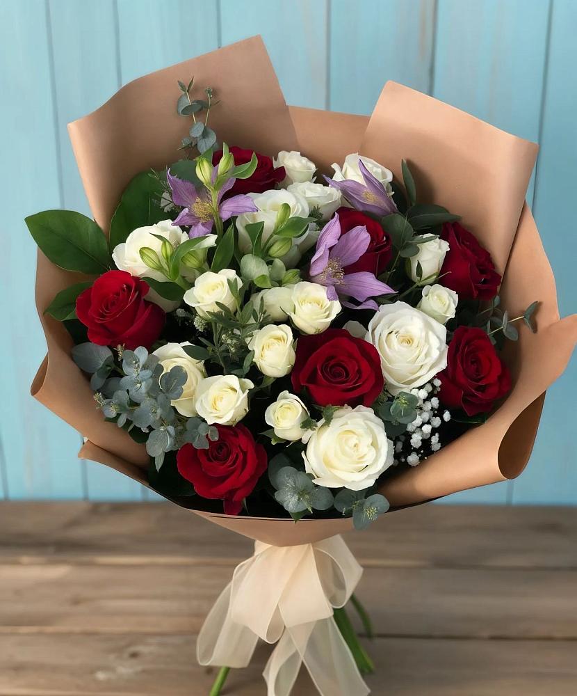 Букет цветов из: Розы и Альстромерии в Иссе