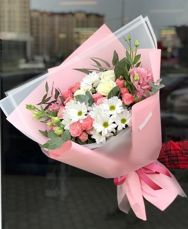 Букет цветов из: Розы, Лизиантусы и Хризантемы в Иссе