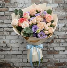 Букет цветов из:  Розы, Лизиантусы и Гвоздики в Иссе